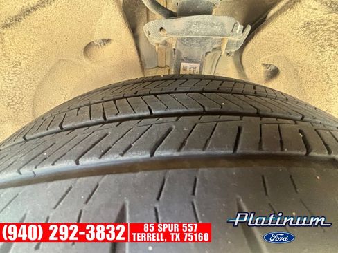 Used 2024 Kia Carnival EX FWD image 5