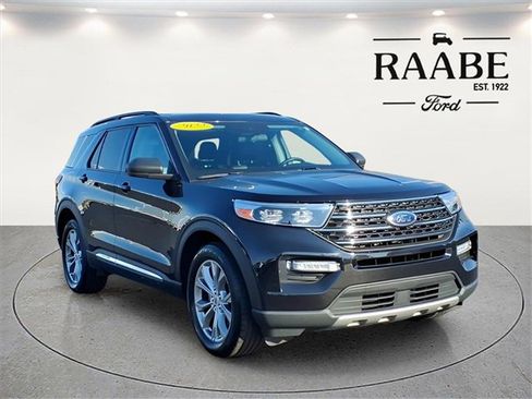 Used 2022 Ford Explorer XLT w/ Equipment Group 202A image 1