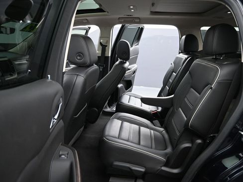 Used 2021 GMC Acadia Denali w/ Denali Ultimate Package image 20