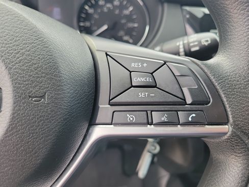 Used 2020 Nissan Rogue S FWD image 23