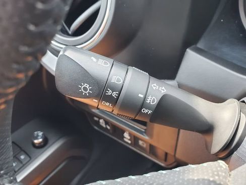 Used 2018 Toyota Tacoma TRD Sport w/ Technology Package AWD/4WD image 20