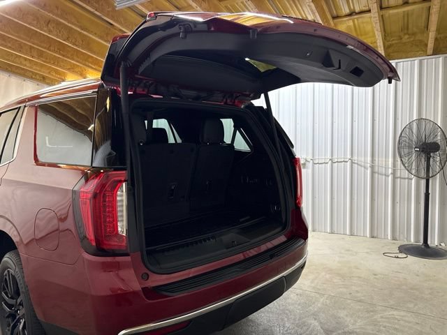 Used 2023 GMC Yukon SLT w/ SLT Premium Package AWD/4WD image 9