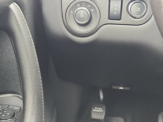 Used 2015 Lincoln MKS w/ Equipment Group 101A FWD image 12