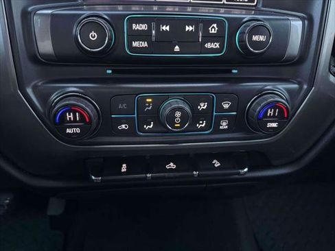 Used 2018 Chevrolet Silverado 1500 LT w/ All Star Edition image 28