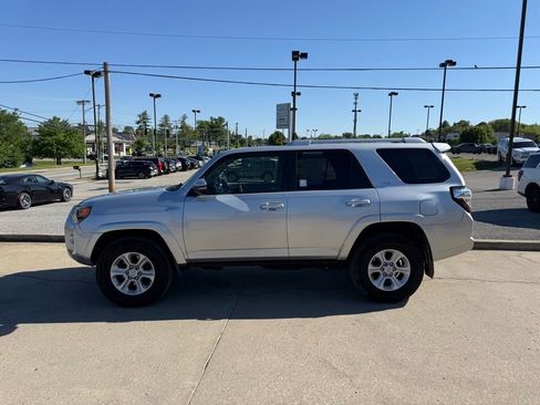 Used 2016 Toyota 4Runner SR5 Premium AWD/4WD image 9