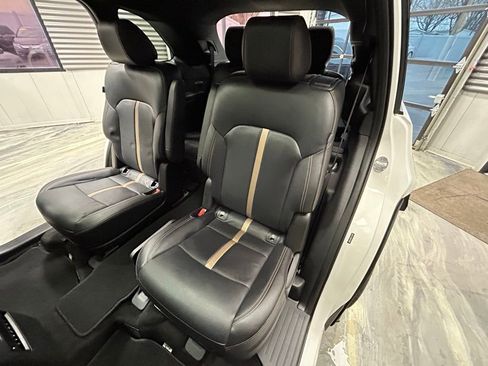 Used 2024 MAZDA CX-90 Plug-In Hybrid w/ Premium Plus image 9