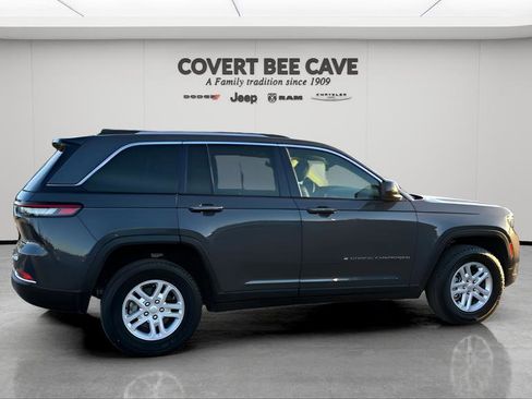 Used 2022 Jeep Grand Cherokee Laredo w/ Luxury Tech Group I image 10