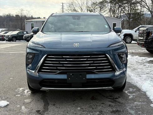 Certified 2025 Buick Enclave Preferred image 3