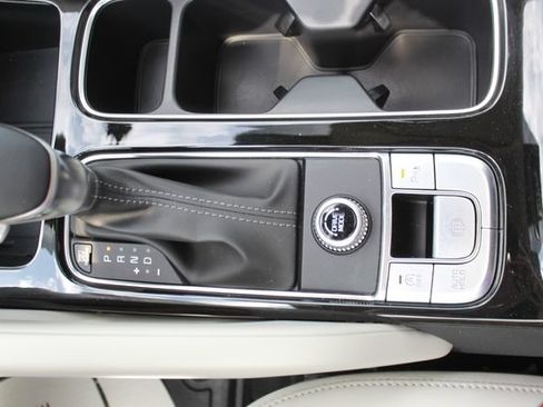 Used 2024 Kia Telluride S w/ S Sunroof Package FWD image 25