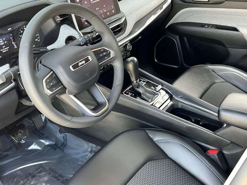 Used 2022 Jeep Compass Latitude AWD/4WD image 8