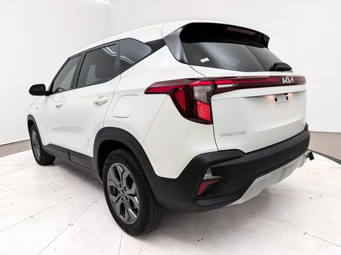 Certified 2024 Kia Seltos LX image 12