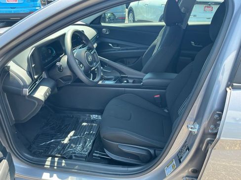 Used 2025 Hyundai Elantra Hybrid FWD image 44