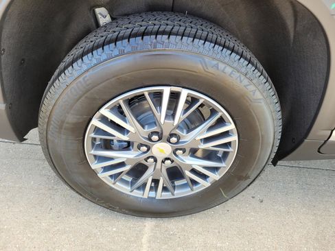 New 2026 Chevrolet Traverse LT w/ Driver Confidence Package FWD image 5