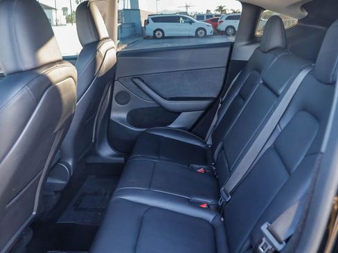 Used 2024 Tesla Model Y 2WD image 19