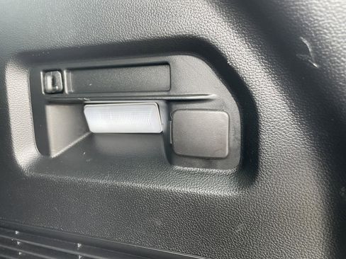 Certified 2022 Ford Explorer XLT w/ Equipment Group 202A image 35