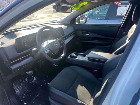 Used 2023 Nissan Ariya AWD image 14