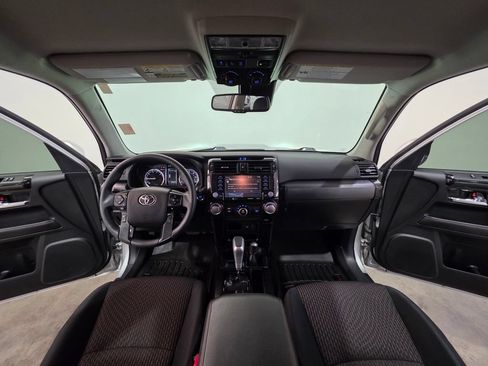 Used 2022 Toyota 4Runner TRD Off-Road AWD/4WD image 18