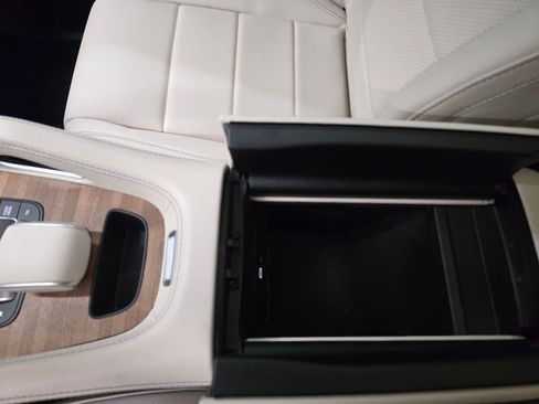 Used 2024 Mercedes-Benz GLE 450 4MATIC image 26