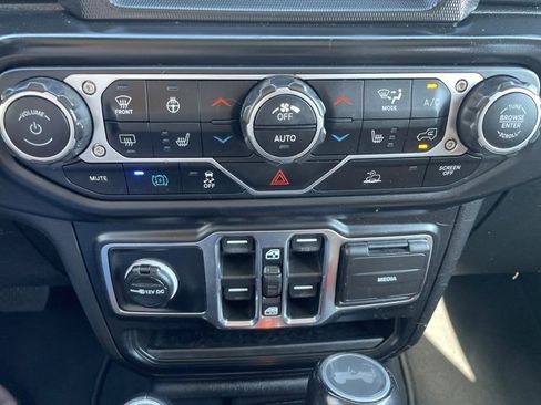 Used 2022 Jeep Wrangler Unlimited Sahara w/ Cold Weather Group image 28