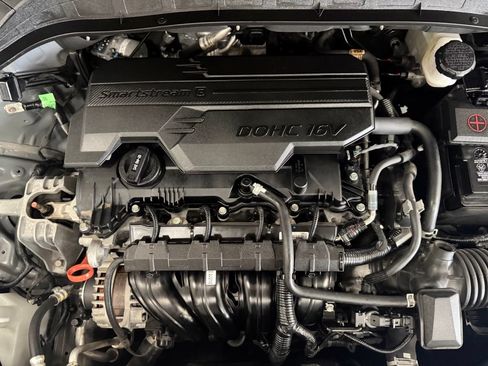 Used 2023 Hyundai Kona SE AWD/4WD image 9