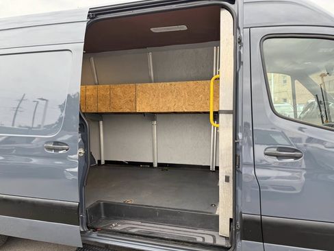 Used 2019 Mercedes-Benz Sprinter 170 image 21