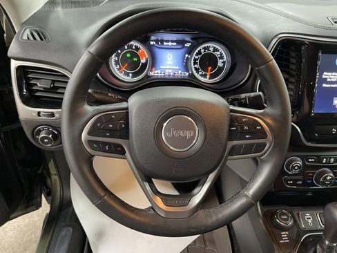 Used 2019 Jeep Cherokee Limited w/ Trailer Tow Group image 18