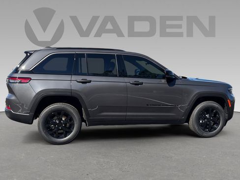 New 2026 Jeep Grand Cherokee Altitude image 6