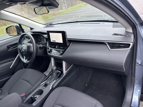 Used 2024 Toyota Corolla Cross LE image 18