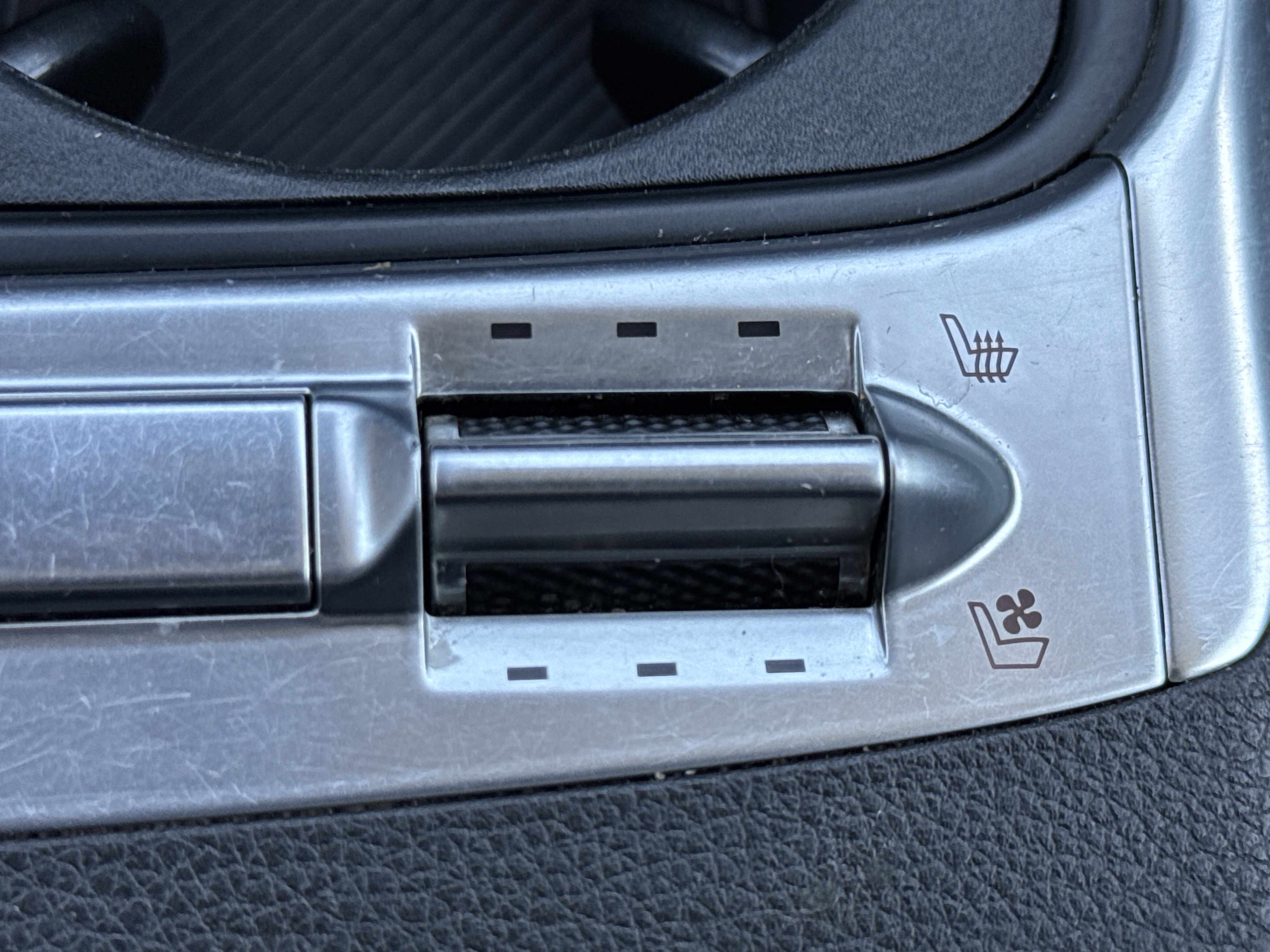 Used 2025 Kia Carnival SX FWD image 22