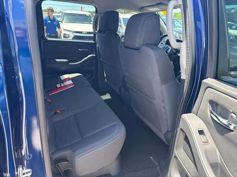 Used 2022 Nissan Frontier SV w/ Technology Package RWD image 16