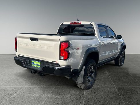 Used 2026 Chevrolet Colorado ZR2 w/ Technology Package AWD/4WD image 7