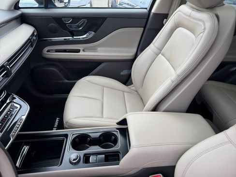 Used 2023 Lincoln Corsair Standard w/ Equipment Group 101A image 14