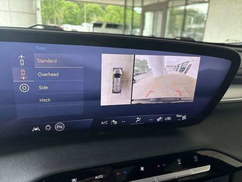 Certified 2025 Buick Enclave Avenir AWD/4WD image 15
