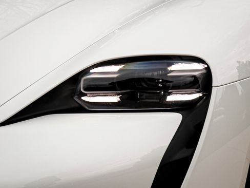 Used 2023 Porsche Taycan 4S image 6