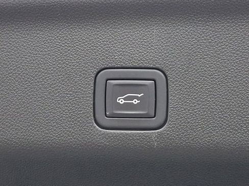 Used 2024 Chevrolet Tahoe Premier AWD/4WD image 31