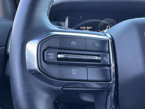 Used 2025 GMC Acadia Elevation image 28