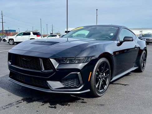 Used 2025 Ford Mustang GT Premium RWD image 3