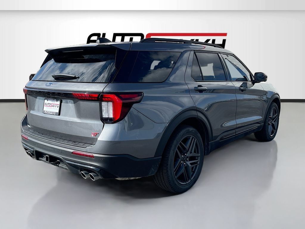 Used 2025 Ford Explorer ST AWD/4WD image 7