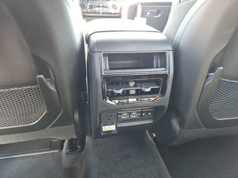 New 2025 Jeep Grand Cherokee Limited w/ Luxury Tech Group II image 23