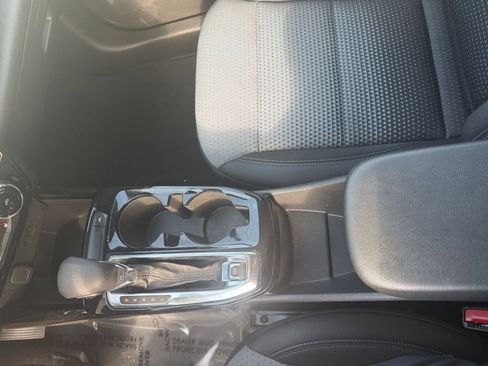 Used 2025 Chevrolet Trax LT w/ LT Convenience Package image 40