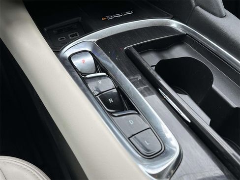 Used 2022 Buick Enclave Essence w/ Experience Buick Package image 6