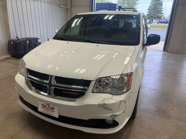 Used 2017 Dodge Grand Caravan SXT FWD image 2