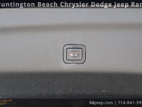 Used 2023 Chevrolet Suburban LT image 41