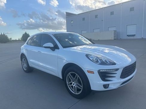 Used 2018 Porsche Macan image 3