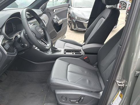Used 2025 Audi Q3 2.0T Premium w/ Convenience Package AWD/4WD image 12