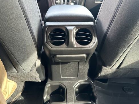 Used 2025 Jeep Wrangler Sport image 19