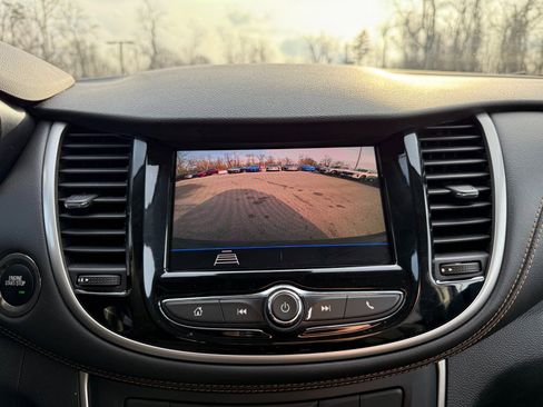 Used 2020 Chevrolet Trax LT w/ Sun & Sound Package image 29