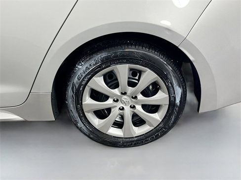 Used 2024 Toyota Corolla LE image 23