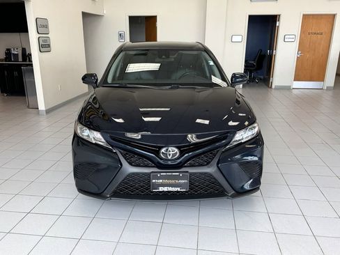 Used 2019 Toyota Camry SE FWD image 5