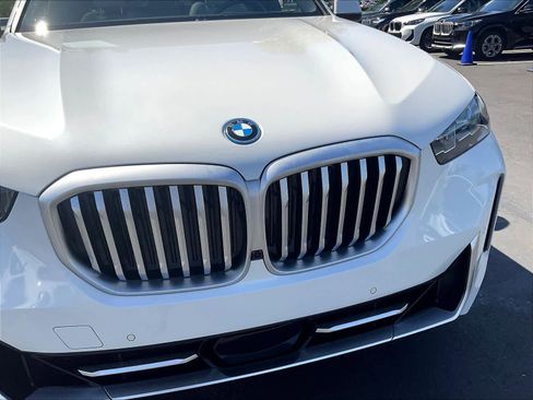 Used 2024 BMW X5 xDrive50e w/ Premium Package AWD/4WD image 33